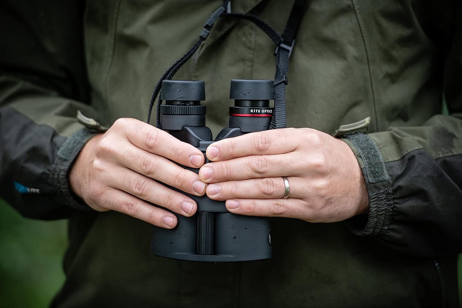 Kite 12x42 ACP Stabilized Binocular - Image 3