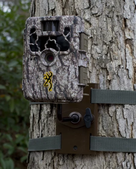 TRAIL CAMERA TREE MOUNT